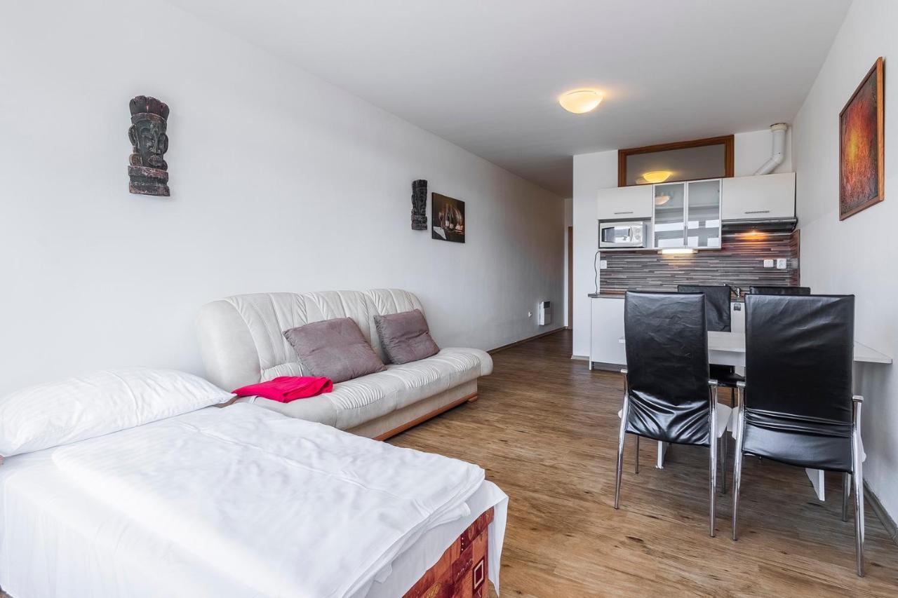 Rezidence Club Canada Lipno Sauna Wifi Parking ลิปโนนัดเวิลตาวู ภายนอก รูปภาพ