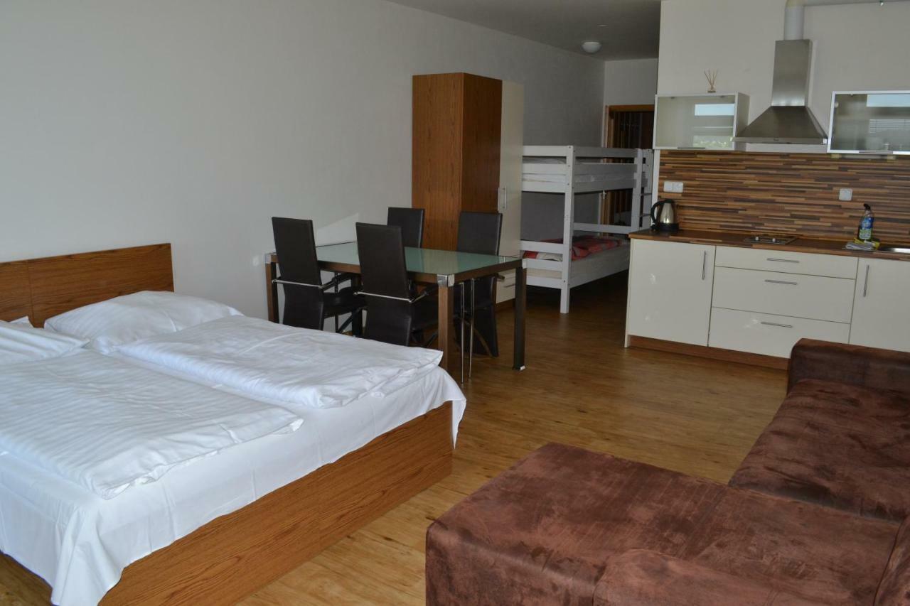 Rezidence Club Canada Lipno Sauna Wifi Parking ลิปโนนัดเวิลตาวู ภายนอก รูปภาพ